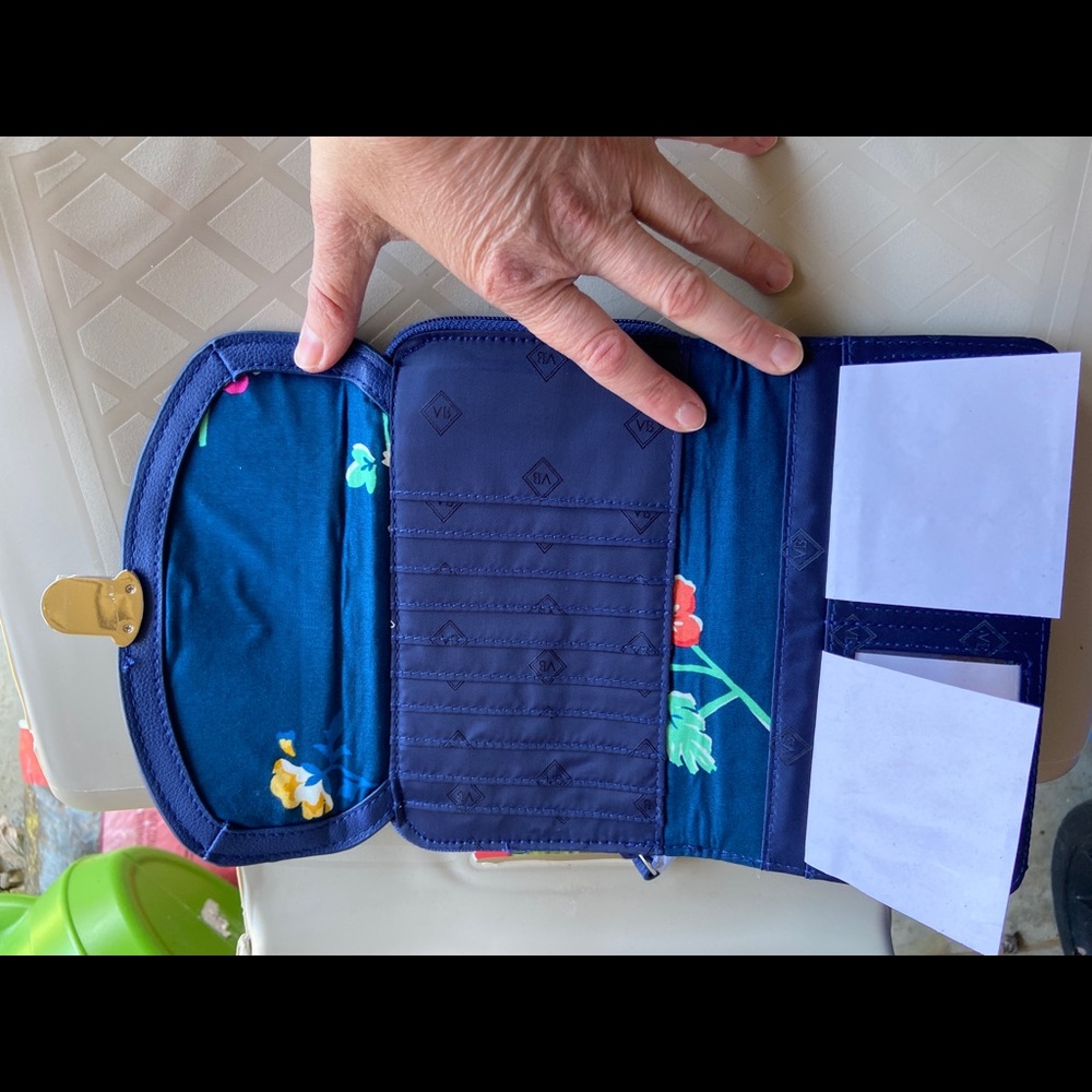 NWT Vera Bradley Ultimate Wristlet Blue - Picture 4 of 6